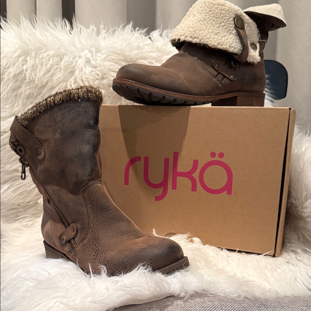 NWOT Ryka Dark Brown Ankle Boots with Shearling